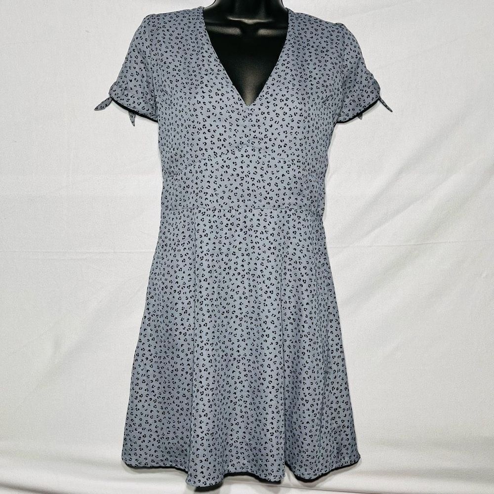 ABERCROMBIE & FITCH WOMENS XS LEOPARD BLUE DRESS W TIES SLEEVES V NECK & POCKETS